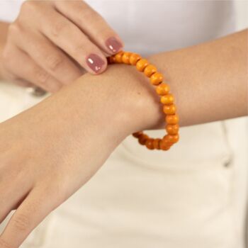 Bracelet en bois orange 2