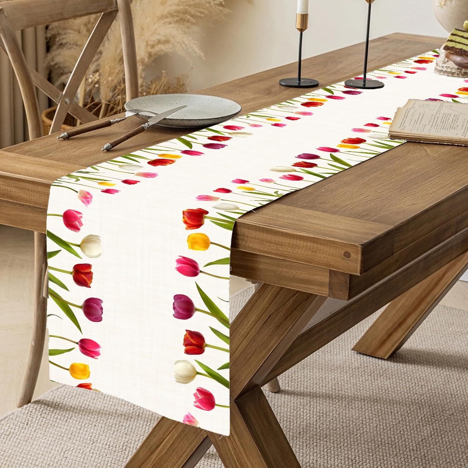 Chemin de table élégant et raffiné à motif tulipes épanouies – Tissu européen doux, lavable en machine (33 x 183 cm) | Décoration de table, linge de cuisine