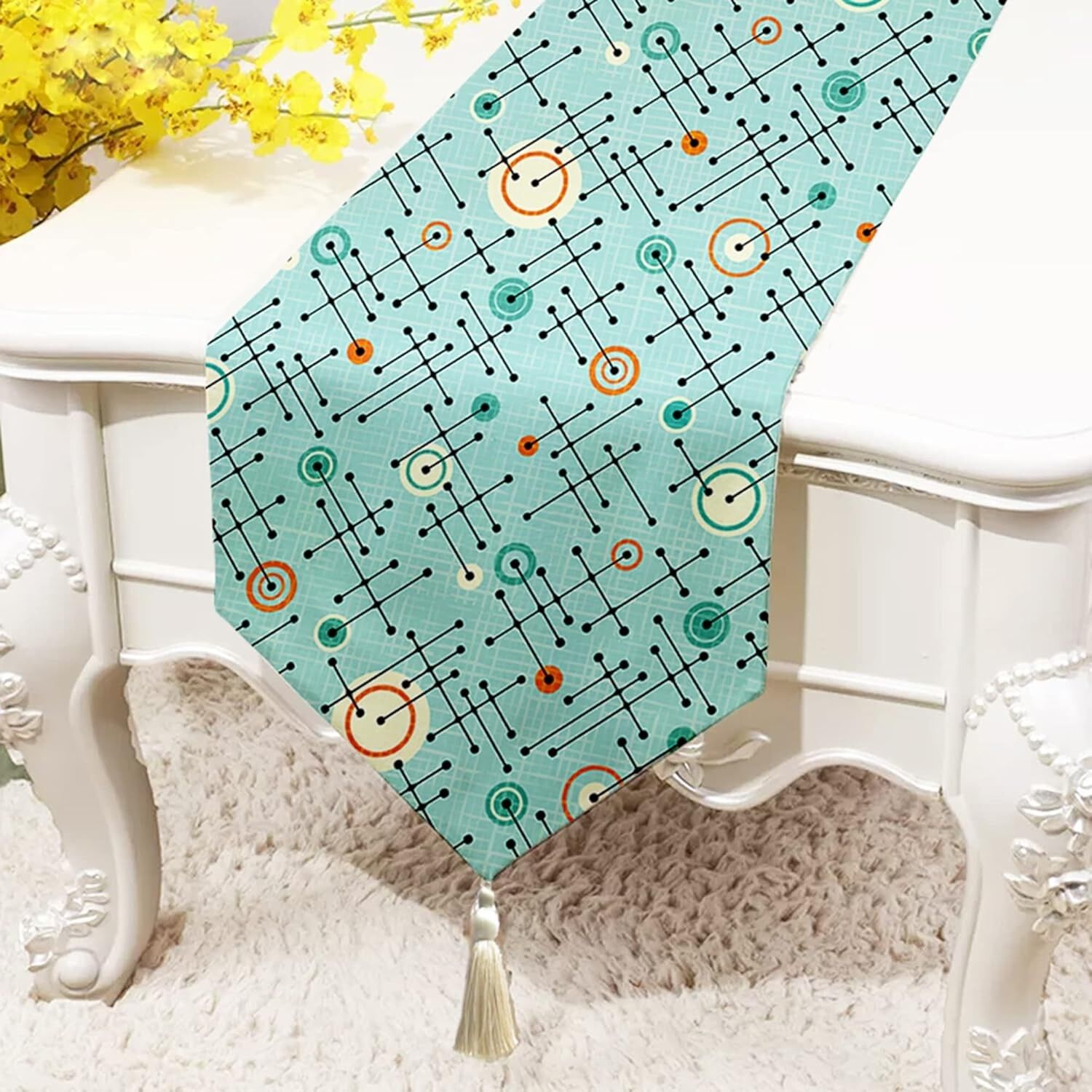 Chemin de table et de lit en polycoton imprimé floral (33 x 152 cm) avec pompons | Décoration intérieure, salle à manger, chambre