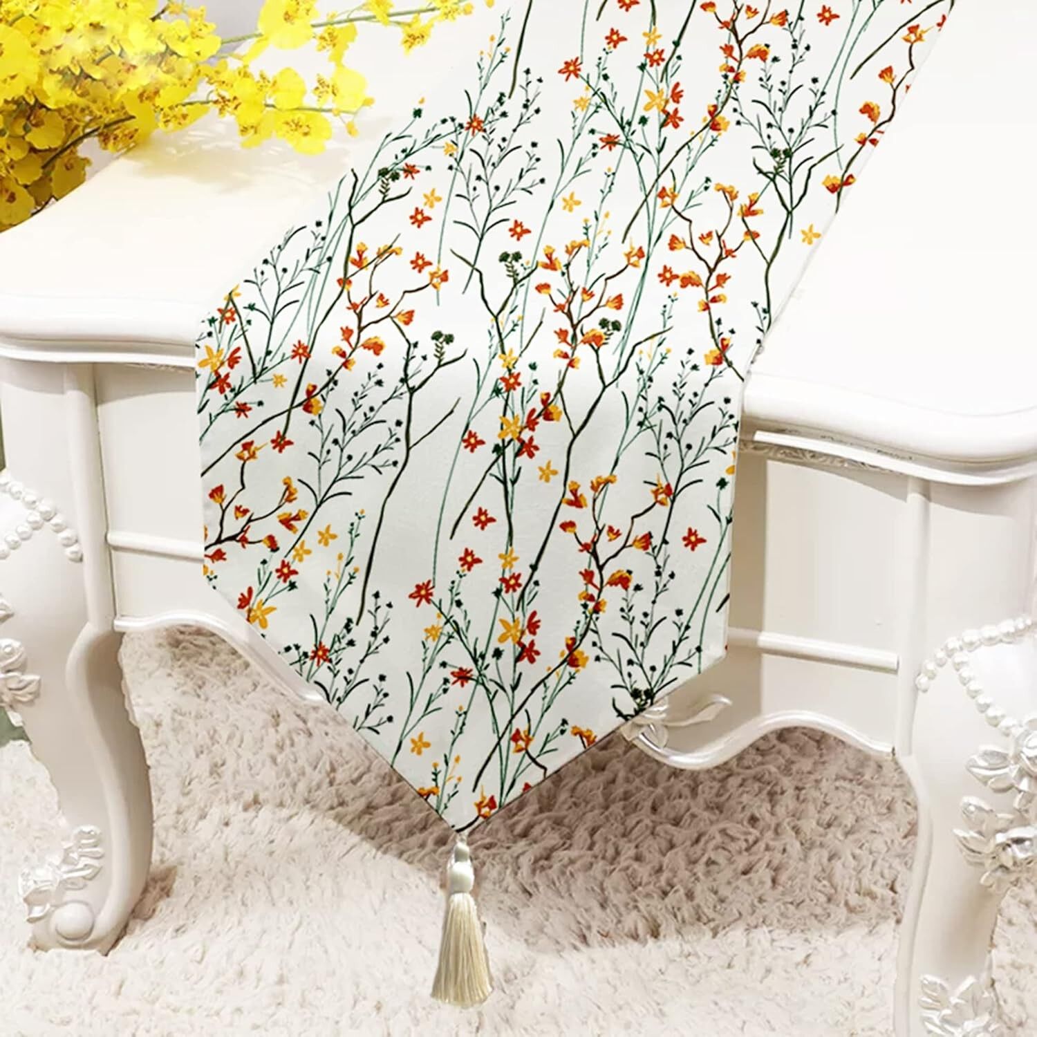 Chemin de table et de lit en polycoton imprimé floral (33 x 152 cm) avec pompons | Décoration pour table et lit 4 places, salle à manger, chambre