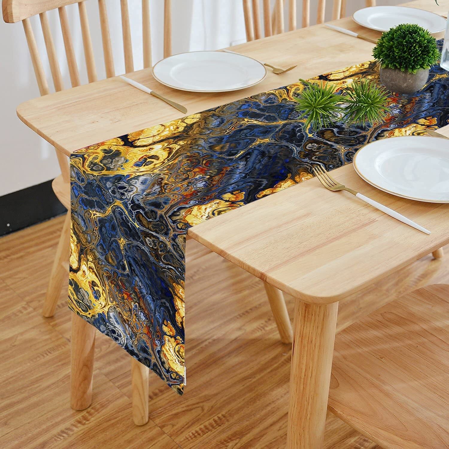 Chemin de table double épaisseur, imprimé numérique multicolore à motifs de trèfles, effet coton élégant 13 x 72 pouces | Décoration intérieure durable