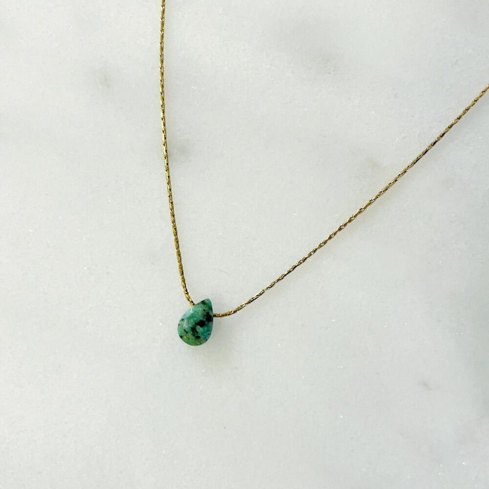 Ainhoa-Halskette – Damenhalskette mit einem tropfenförmigen, halbedlen afrikanischen Jaspisstein.