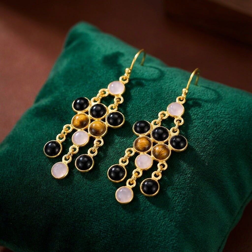 Ohrringe „ATHENA“ mit Natursteinen: Tigerauge, Rosenquarz und Onyx in feinem, vergoldetem Silber