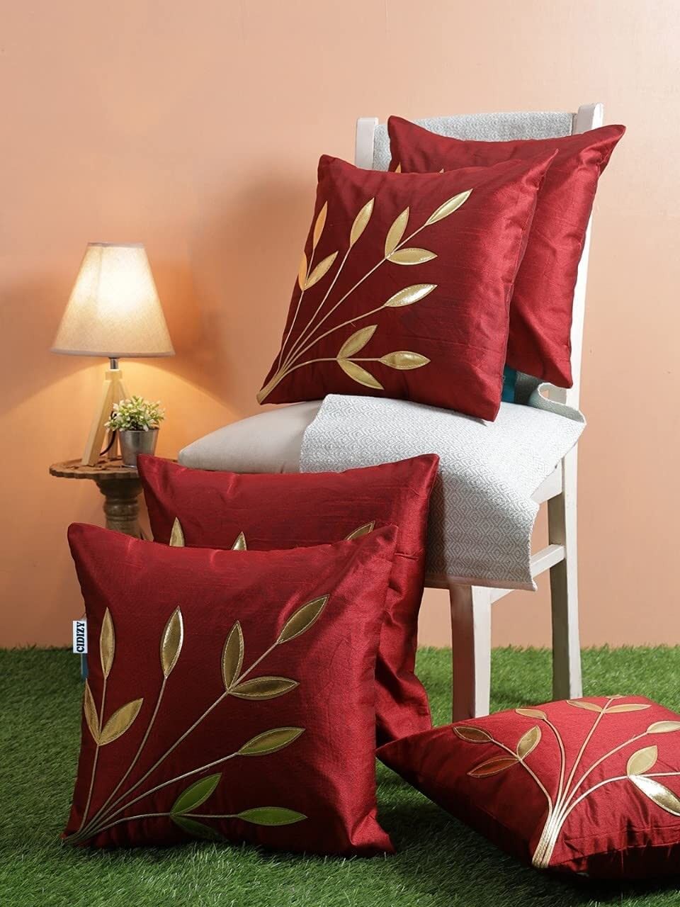 Housses de coussin en soie bordeaux brodées de fleurs dorées, lot de 5, 40 x 40 cm | Taies d'oreiller décoratives pour canapé