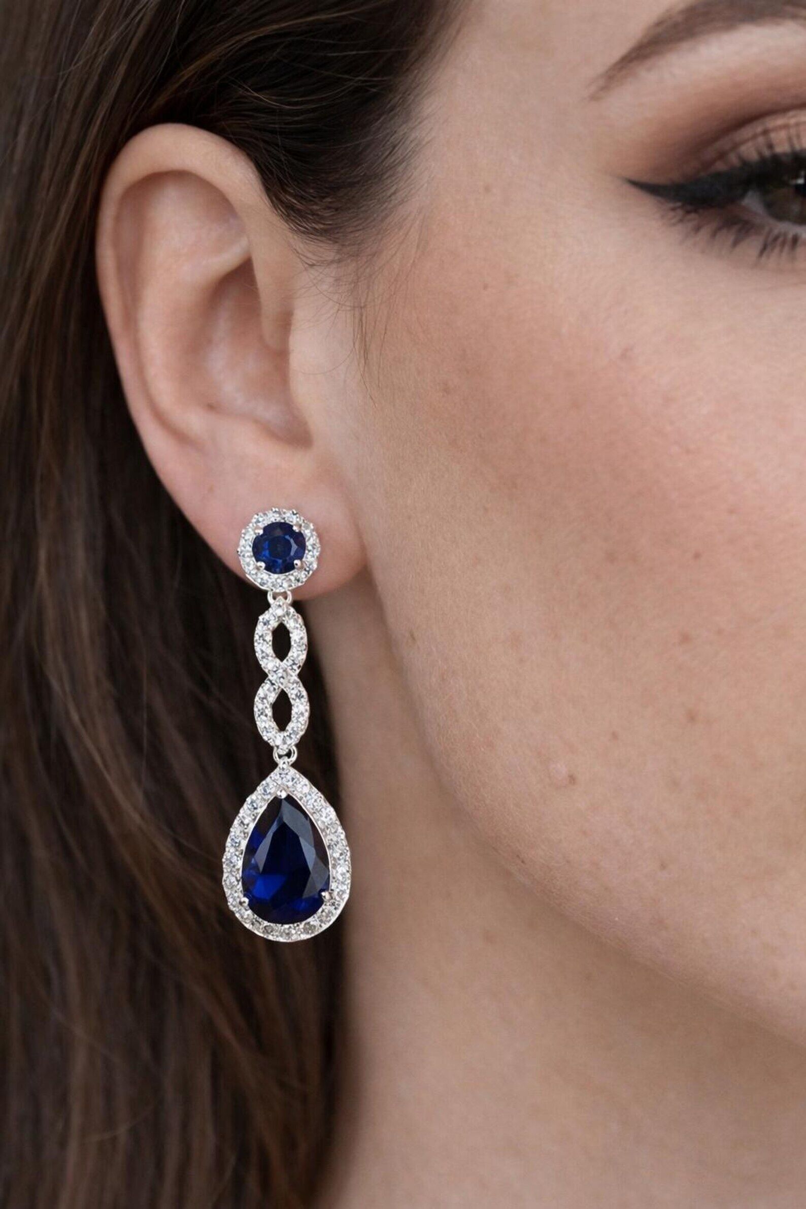 Elegante, lange Ohrringe, inspiriert vom europäischen Königshaus