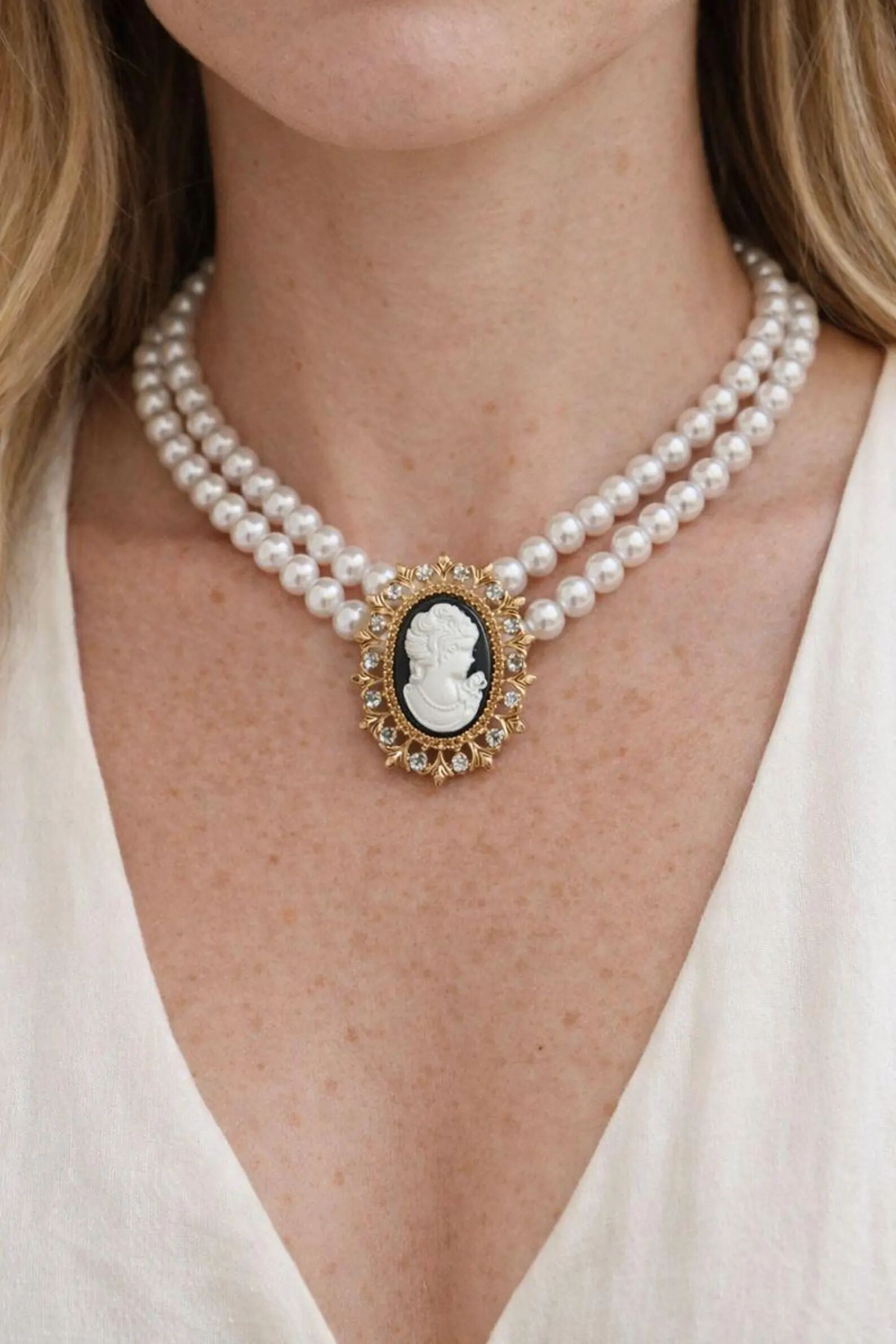 Victorian Cameo Pearl Necklace