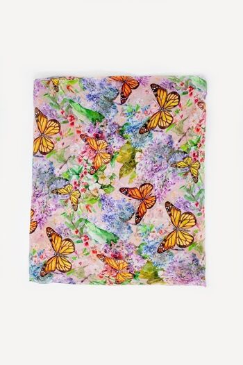 Foulard en soie rose imprimé papillons 3