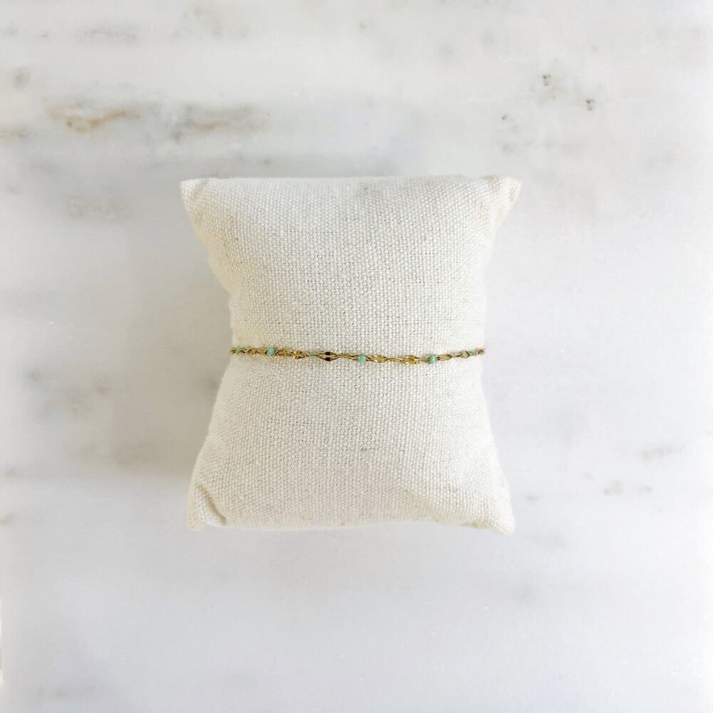 Lucia-Armband, Damenarmband, dünn, vergoldet mit grünen Harzperlen