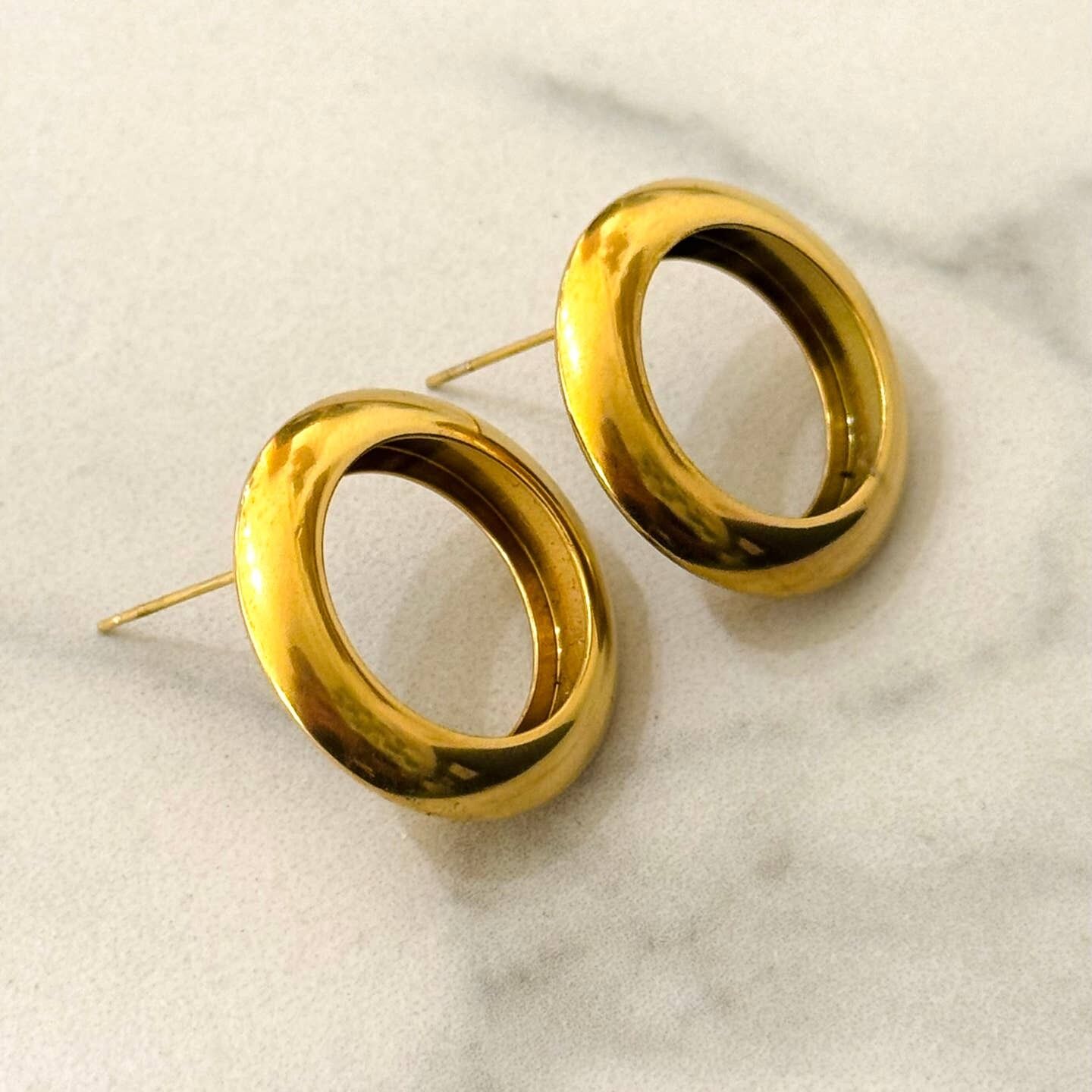 Boucles d'oreilles puces en acier inoxydable OVNI