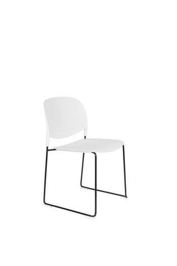 CHAISE EMPILE BLANC 1