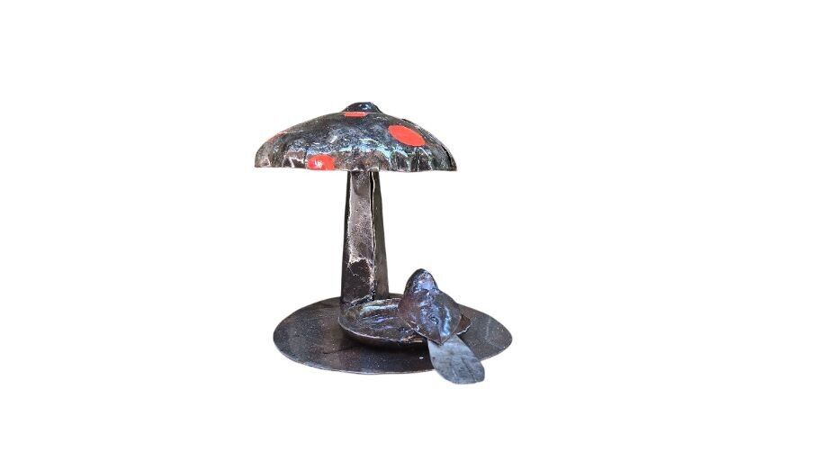 METAL ROBIN MUSHROOM TABLE BF