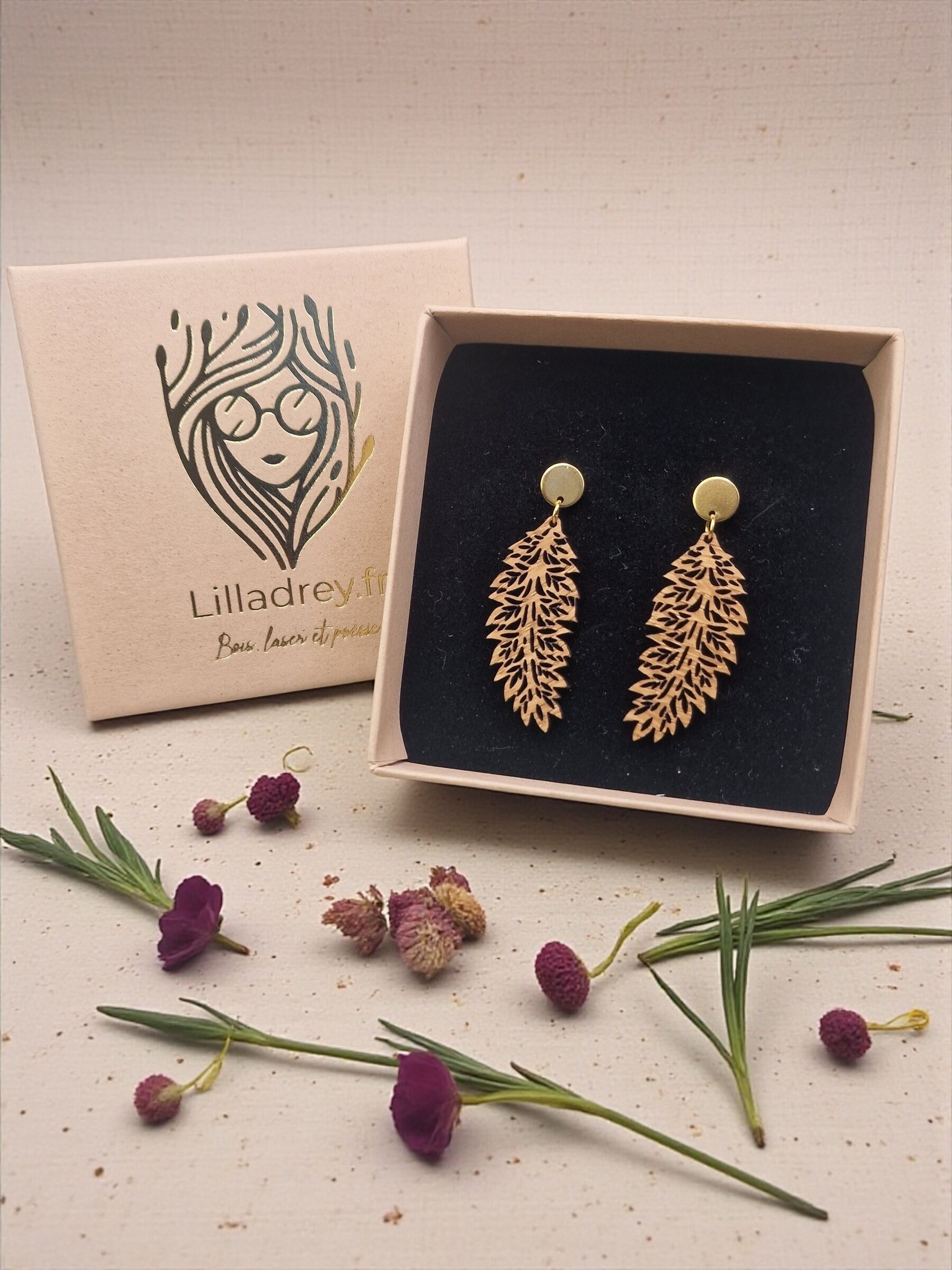 Solid wood earrings – Icara – Wood & 18k gold-plated stainless steel – Feathers