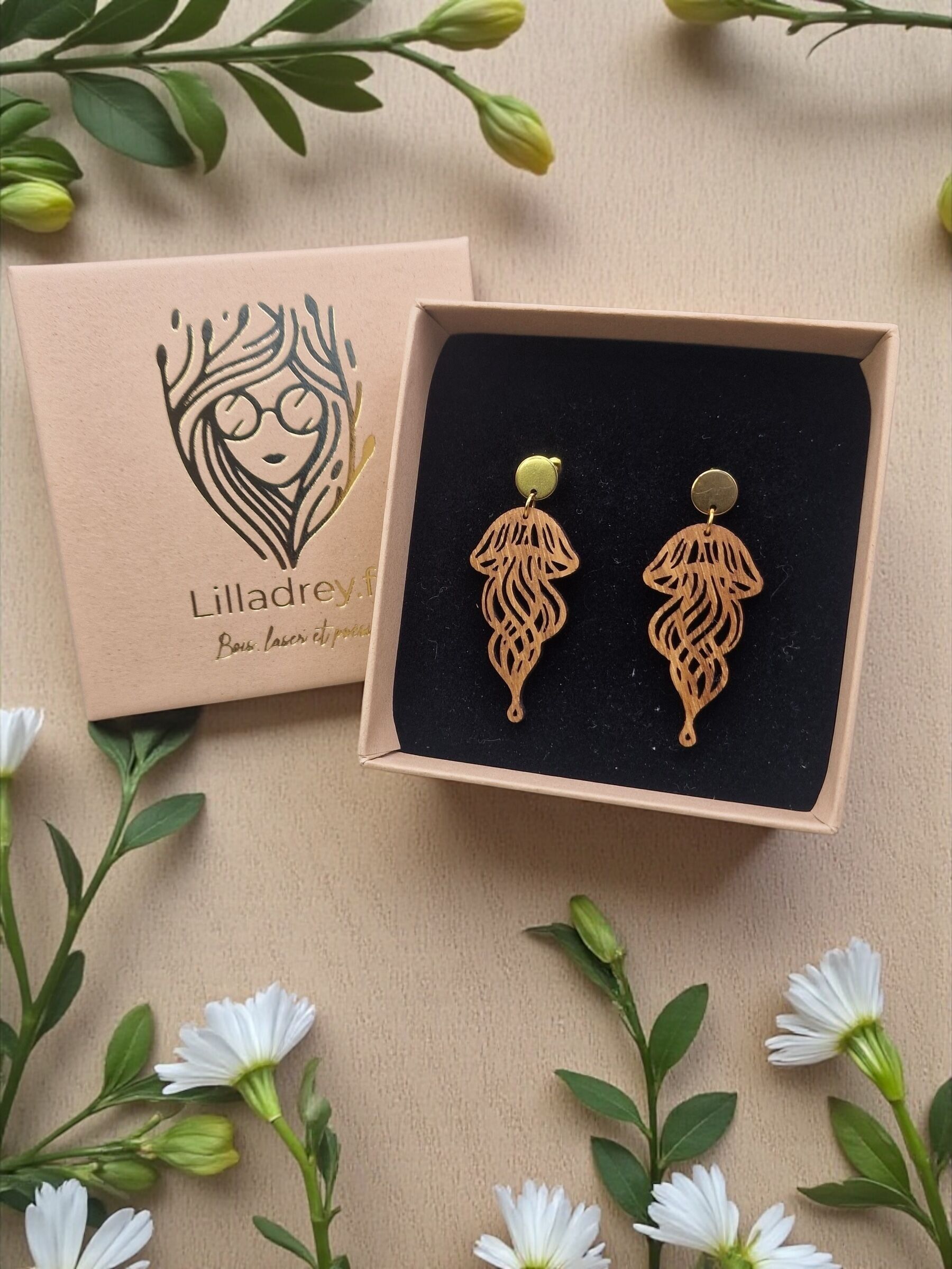 Solid wood earrings – Nenya – Wood & 18k gold-plated stainless steel – Jellyfish