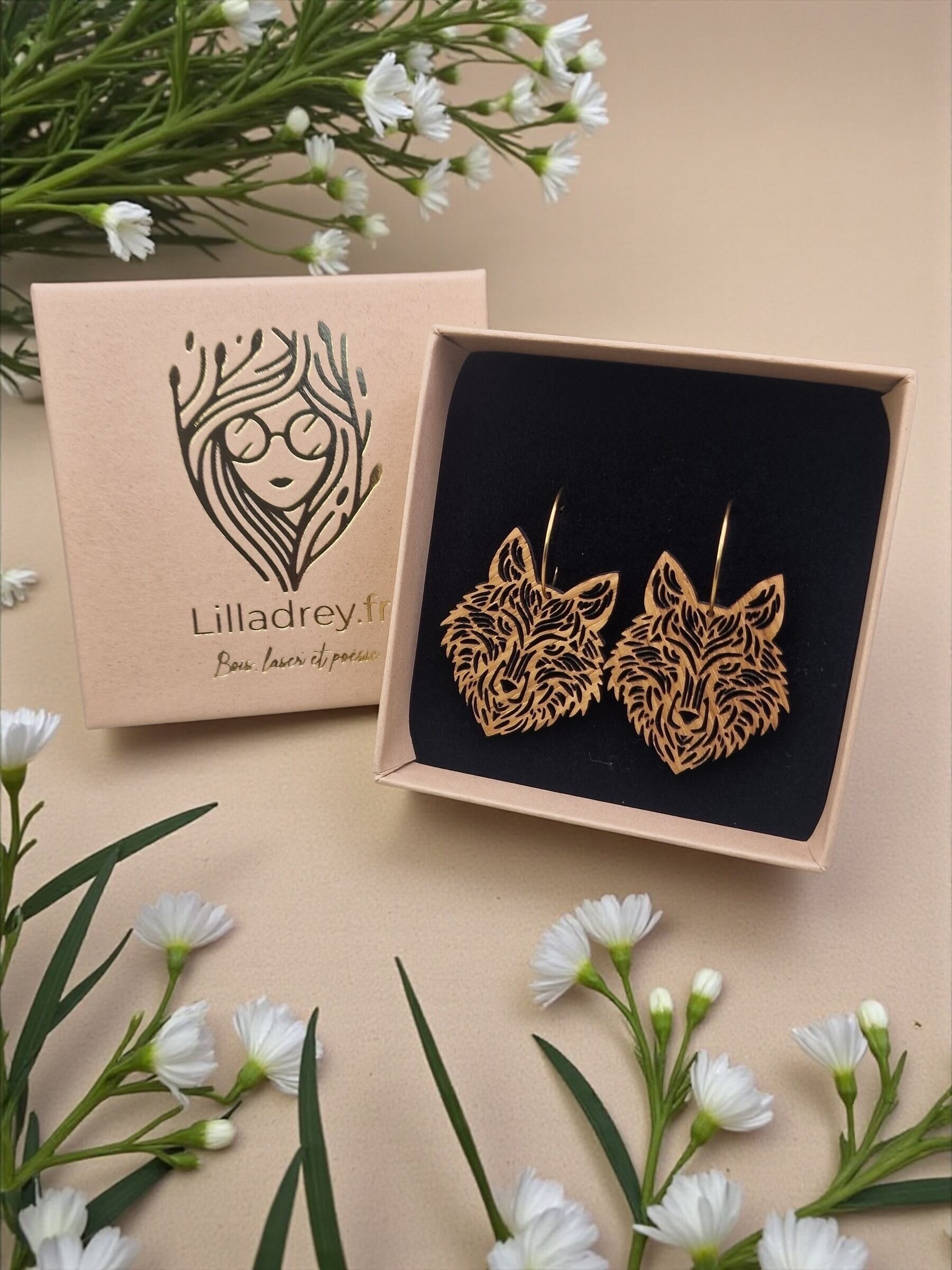Solid wood earrings – Luperca – Wood & 18k gold-plated stainless steel – Wolves