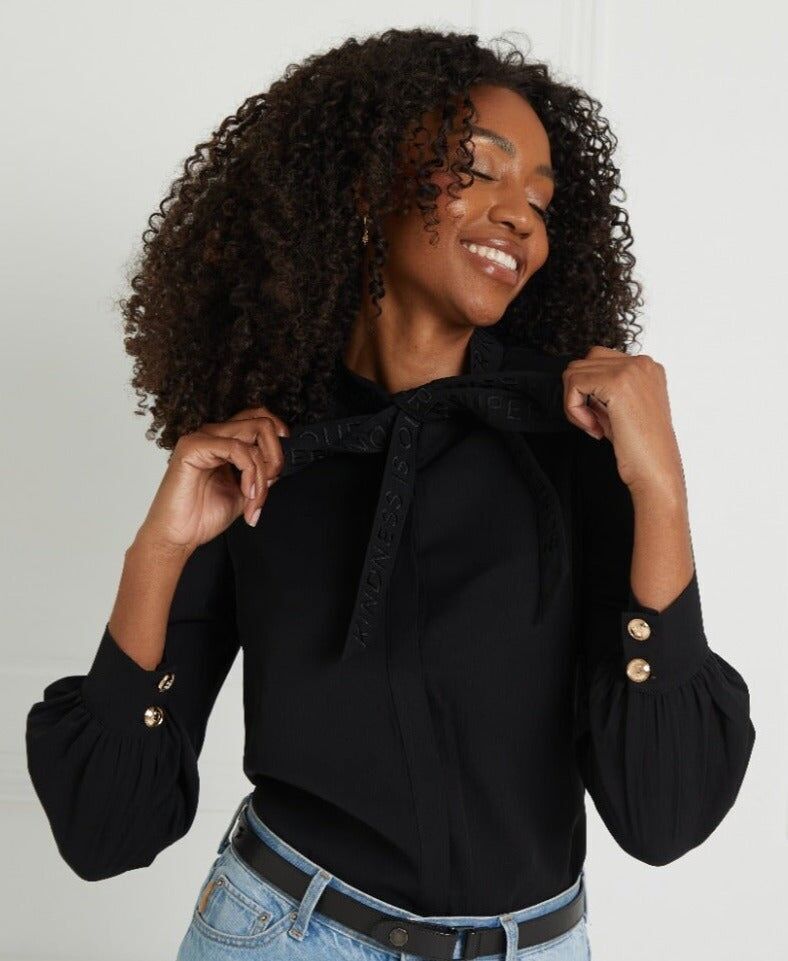 Blusa Diosa Negra - Pieza llamativa con lazo