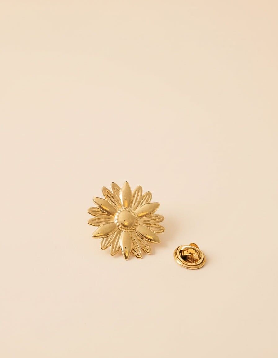 Daisy Brooch