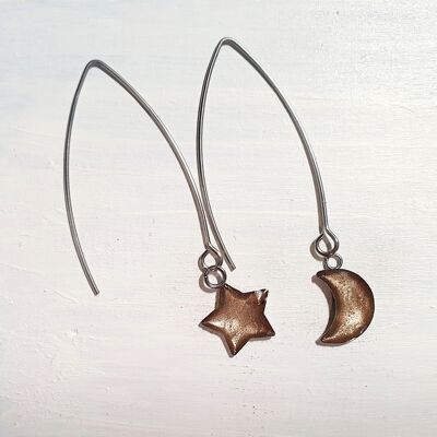 Pendientes largos de alambre con forma de estrella y luna - Latte pearl, SKU892