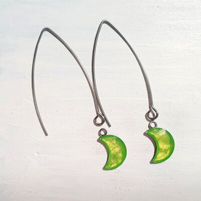 Pendientes largos con forma de luna y alambre - verde iridiscente, SKU935