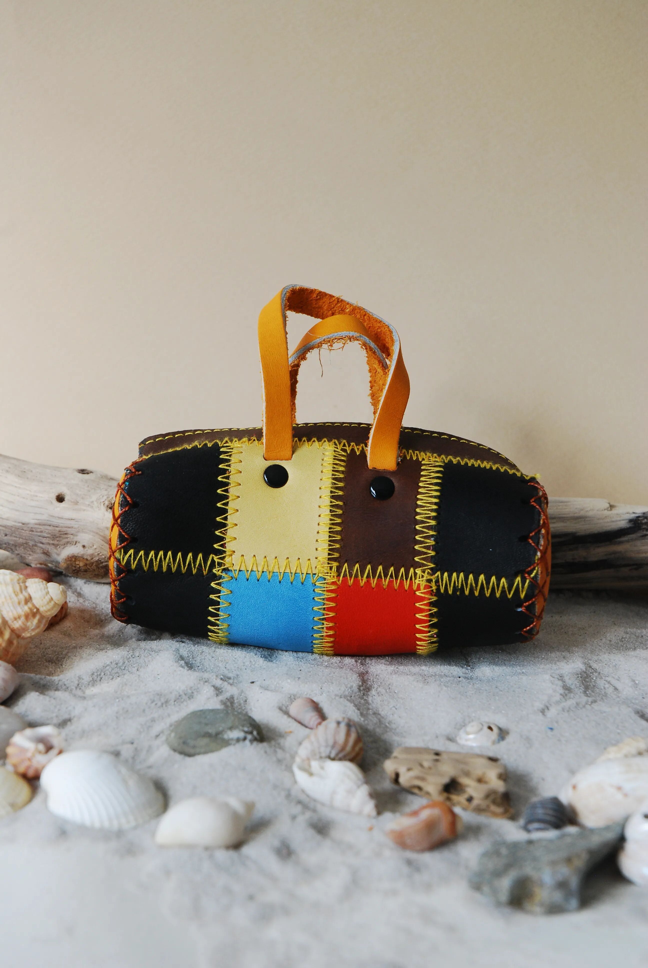 Mini-Bag Coin Purse in Recycled Leather