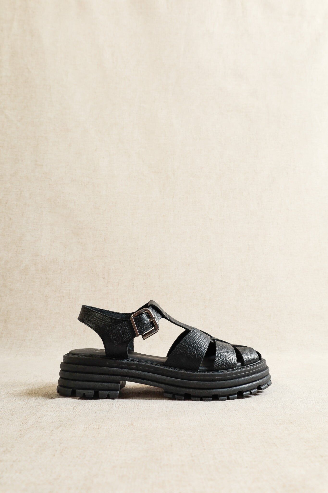 BLACK CALA