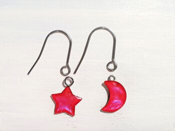 Boucles d'oreilles pendantes étoile/lune avec fils courts - Rose irisé ,SKU1081