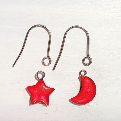 Boucles d'oreilles pendantes étoile/lune avec fils courts - Perle rouge, SKU1104