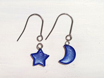 Boucles d'oreilles pendantes étoile/lune avec fils courts - Perle bleuet ,SKU1107