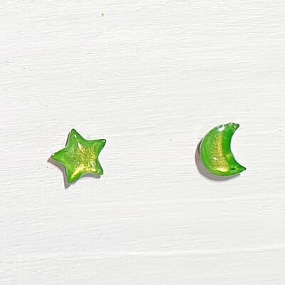 Tachuelas verdes iridiscentes vibrantes - Estrella / luna, SKU1274