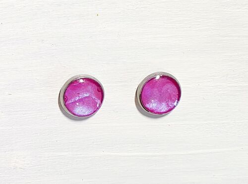 Vibrant iridescent violet studs - Round ,SKU1286