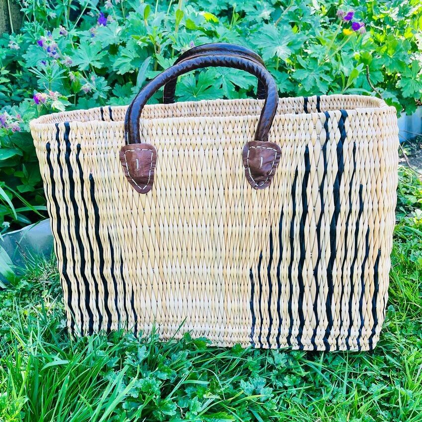 Artisan Black-Patterned Reed Tote – Hand-Dyed Moroccan Market Basket with Leather Handles