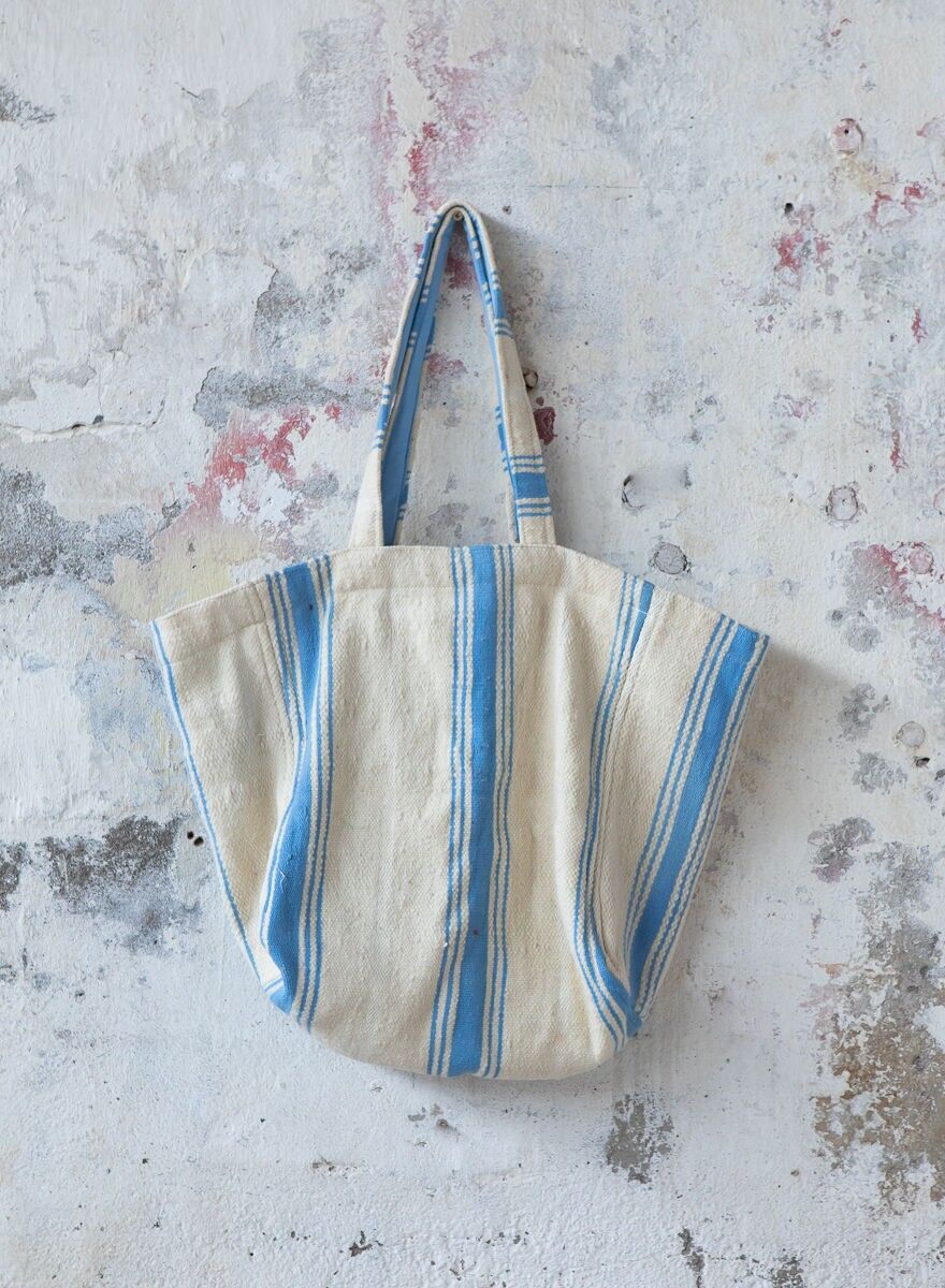 Artisan XL Striped Wool & Cotton Carryall – Hand-Woven Utility Tote with Reinforced Lining & Interior Pocket