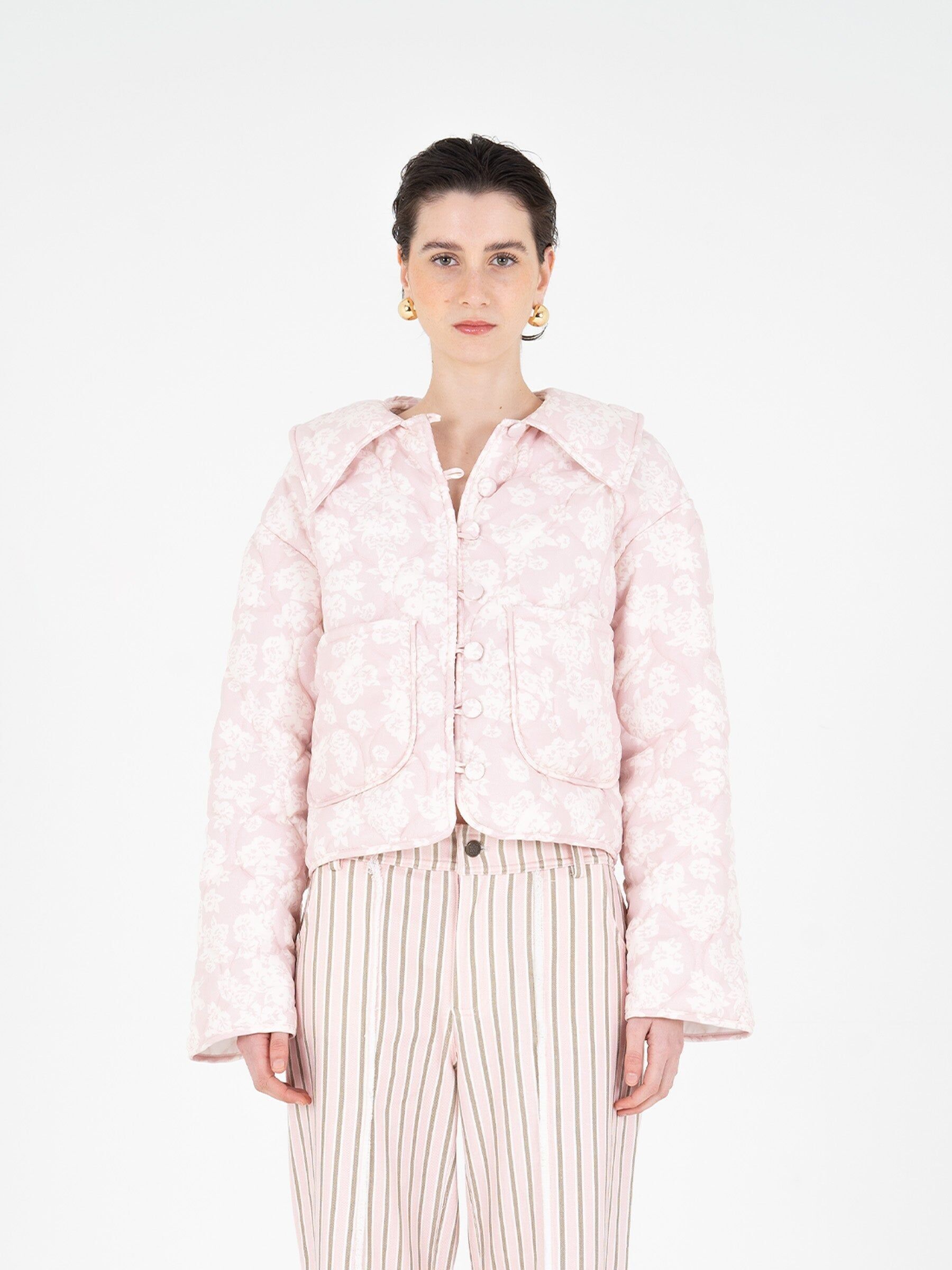 Himmlische Steppjacke mit Blumenmuster