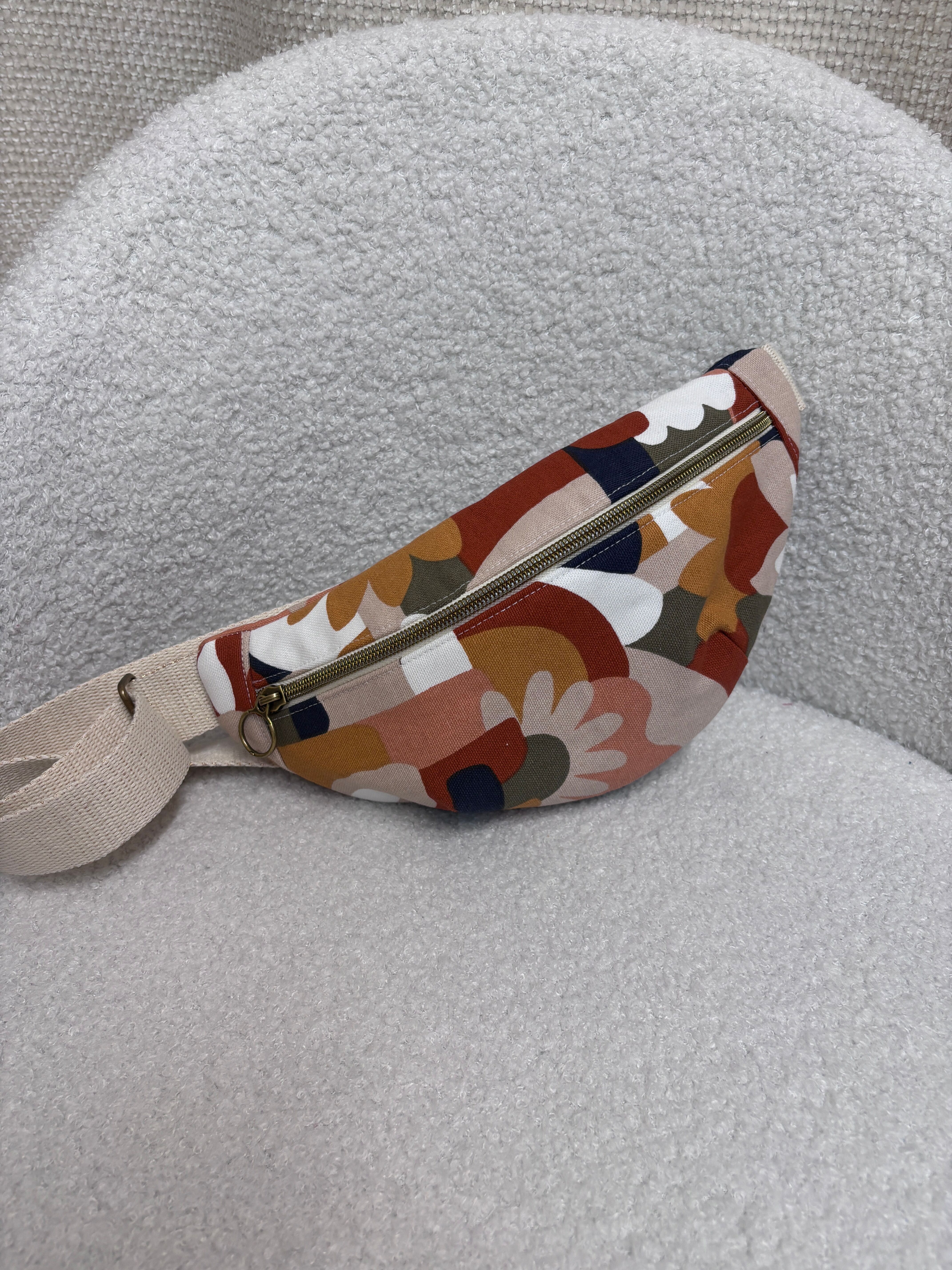 Small patterned fanny pack