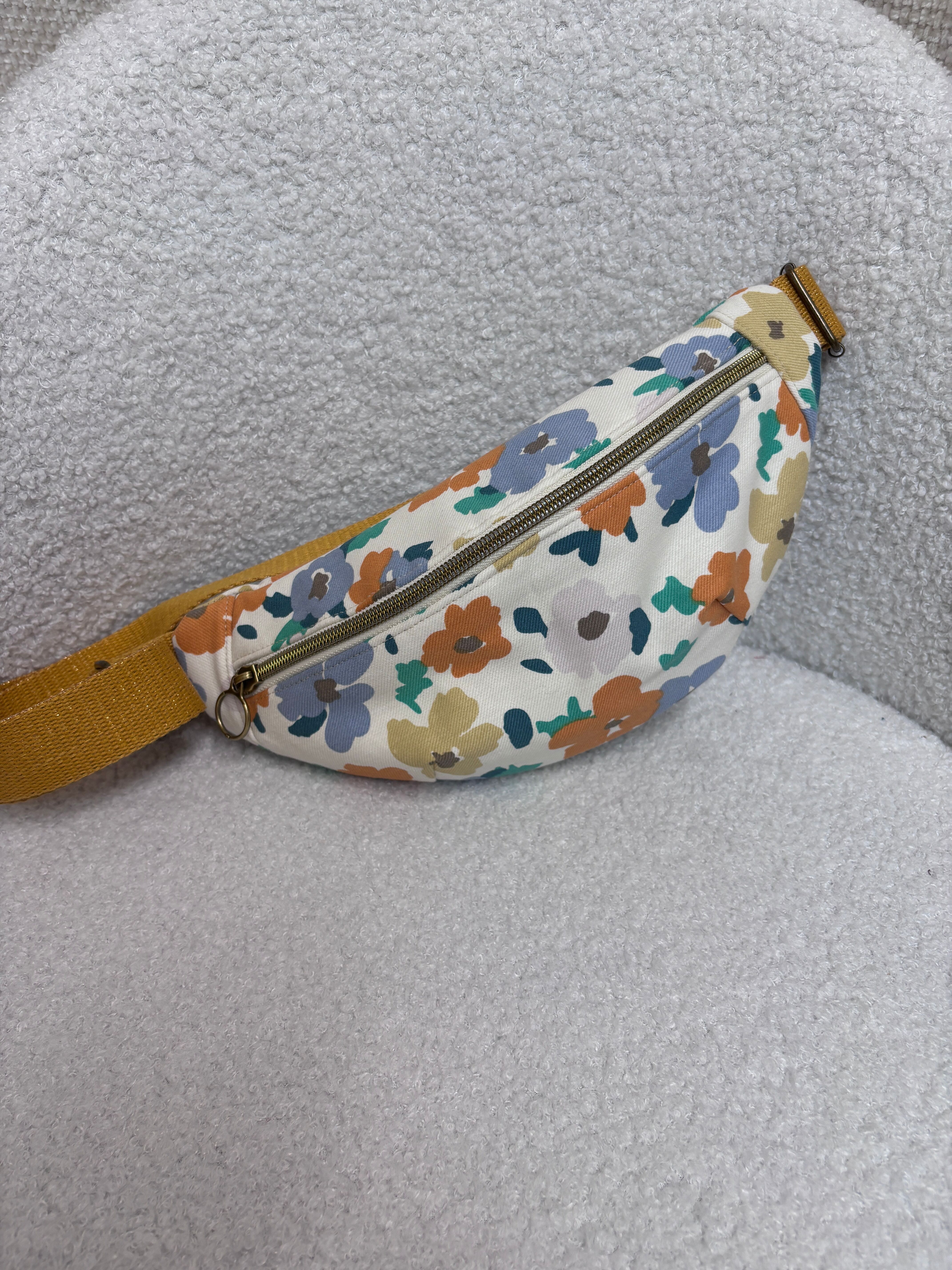 Small floral fanny pack