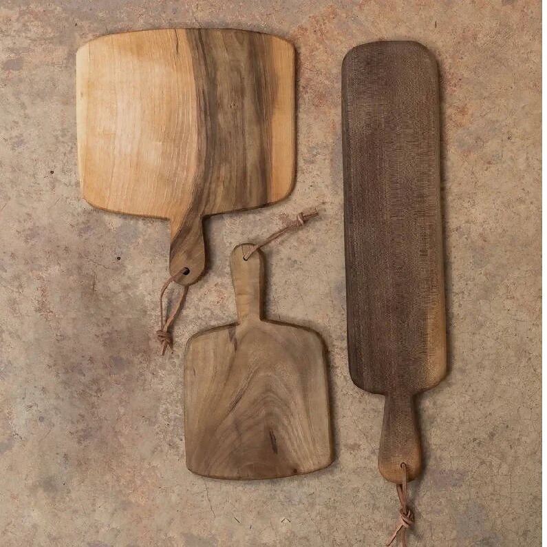 Tabla de cortar de nogal artesanal: tabla para servir y presentar en madera fina