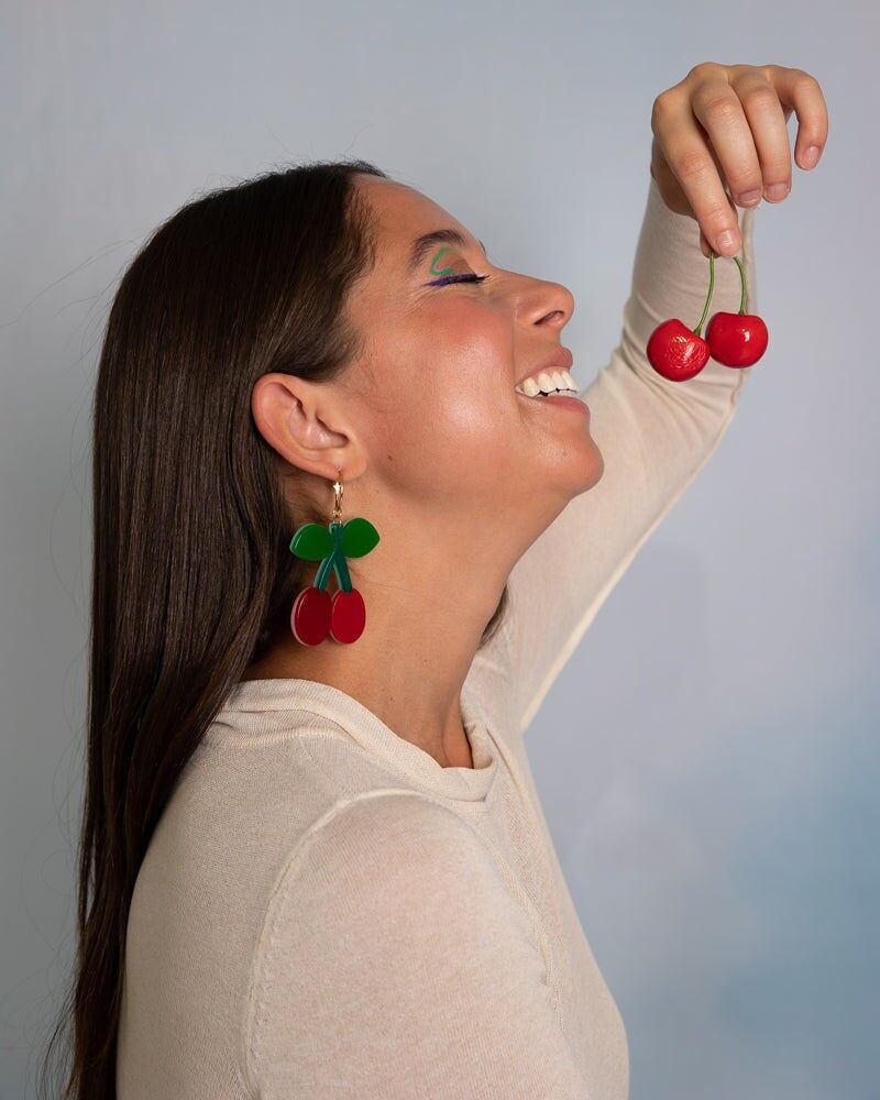 Live hanging fruits and flowers cherries