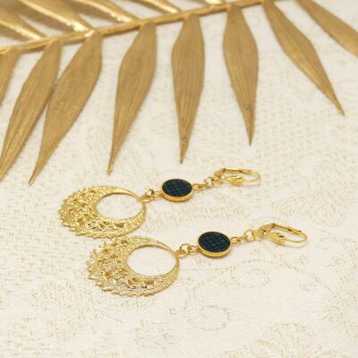 Golden brass hoop earrings with tartan resin pattern
