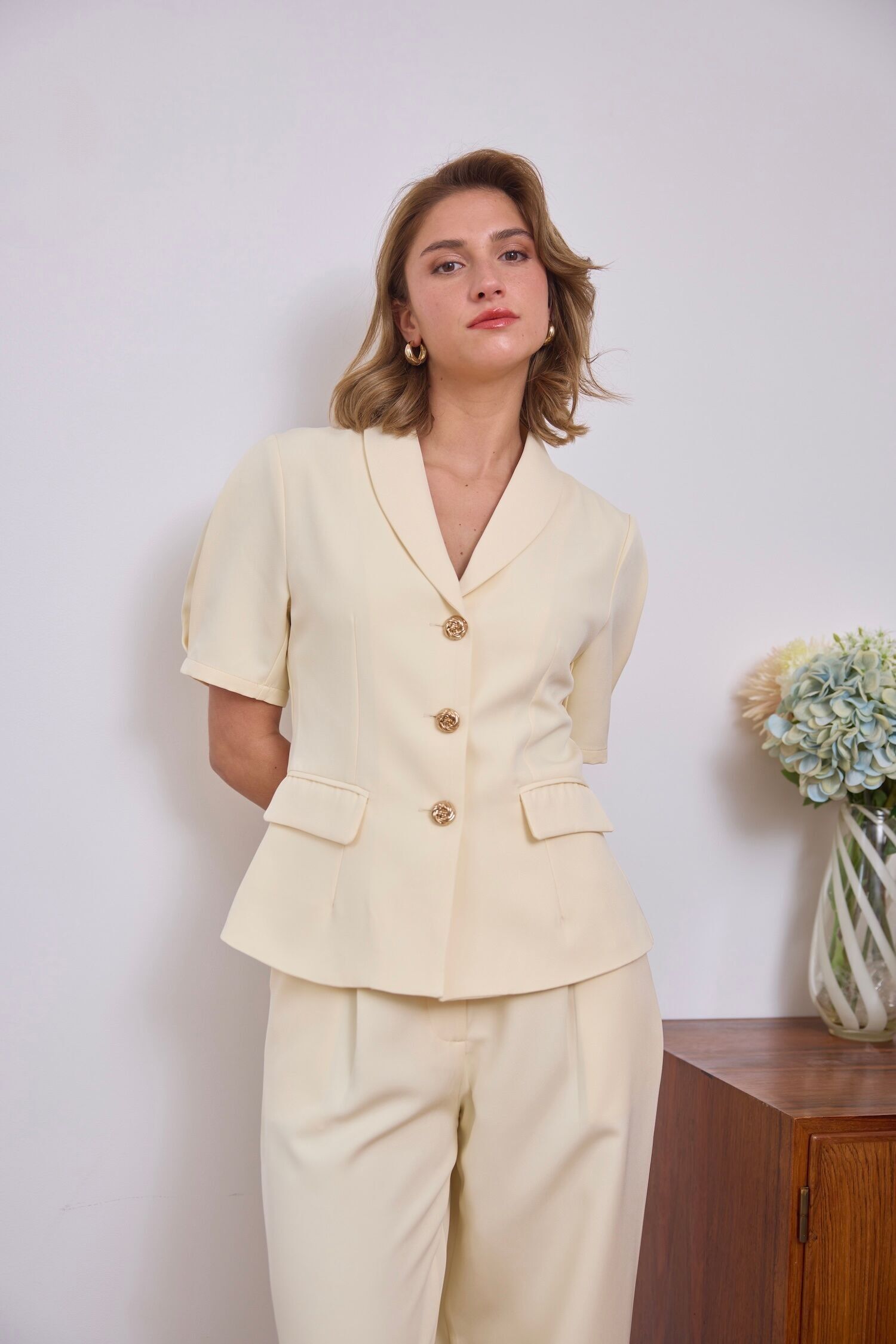 Kurzärmeliger Blazer - 5695