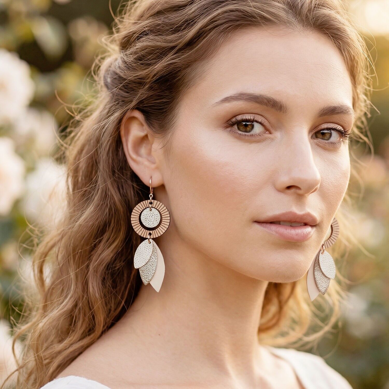 SOLARIS Elfenbeinfarbene Tropfenohrringe