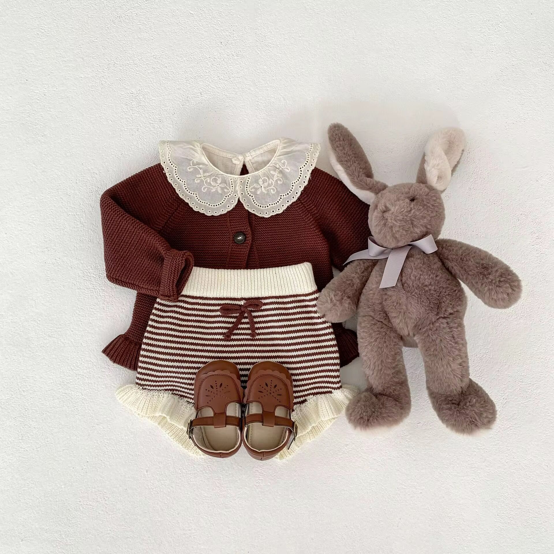 Conjunto de suéter y pantalón de arce