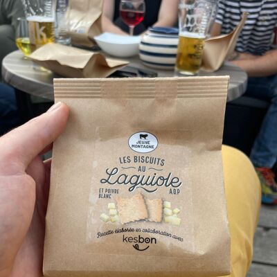 Biscuits with Laguiole AOP and white pepper