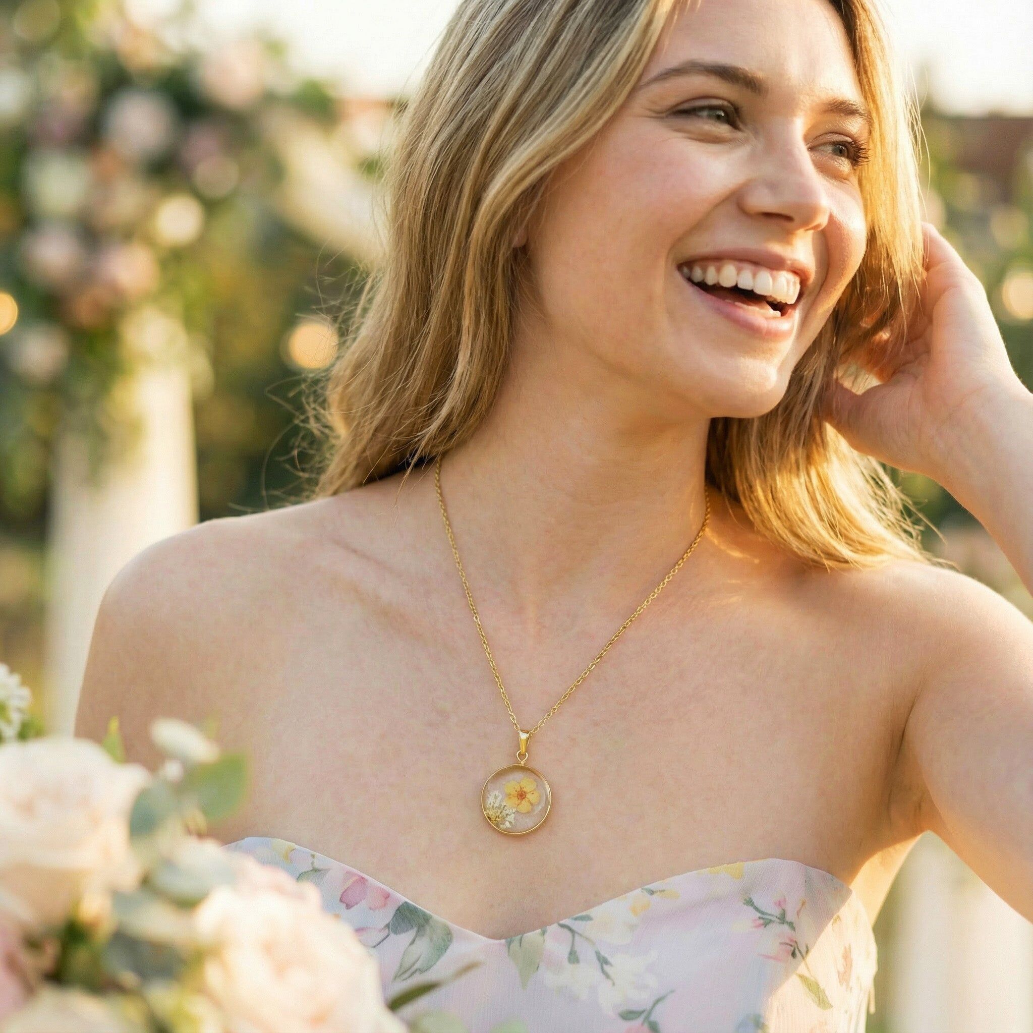 Buy wholesale Buttercup Real Flower Necklace