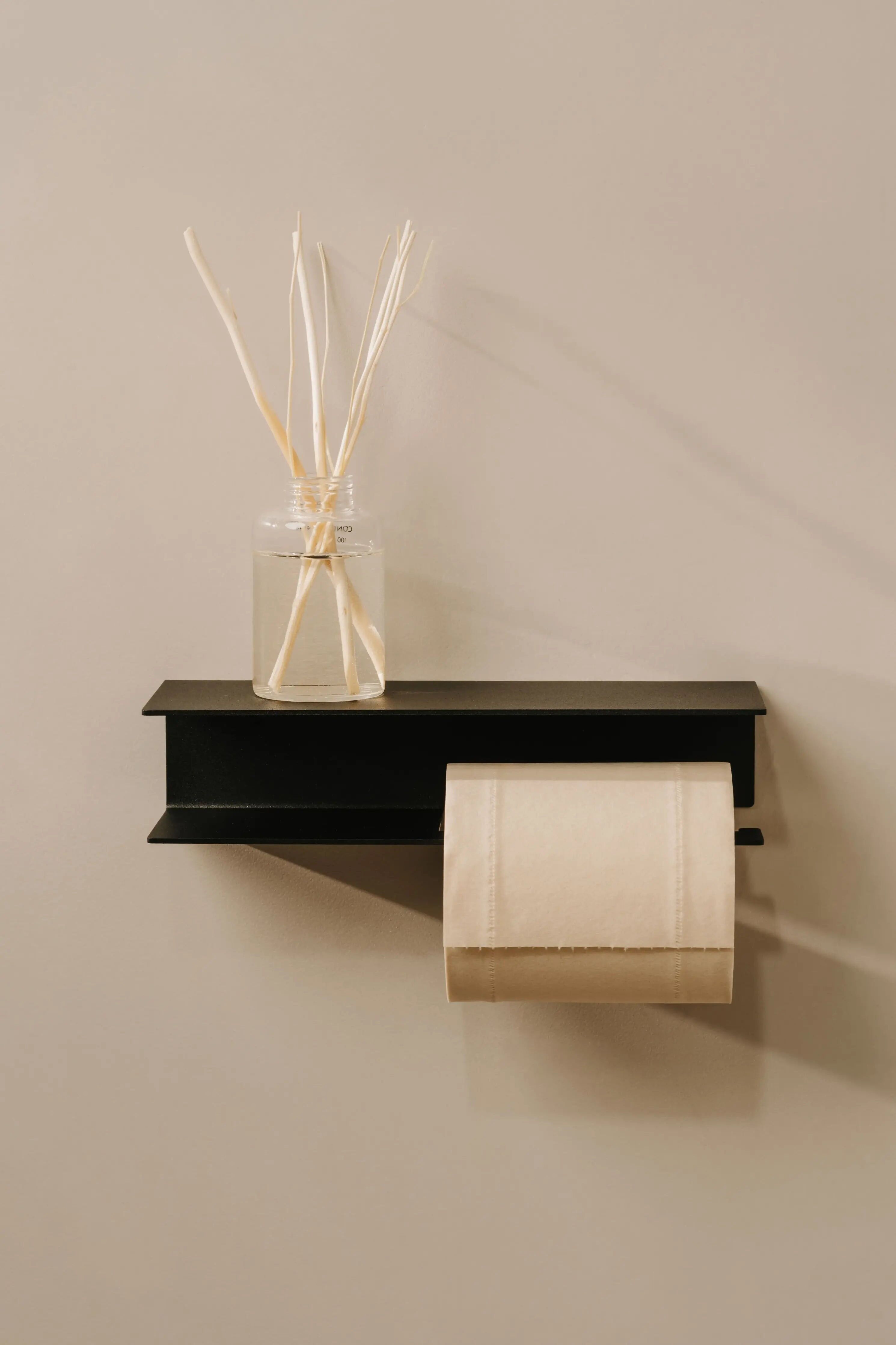 Berno Toilettenpapierhalter – modernes Badaccessoire mit Ablage