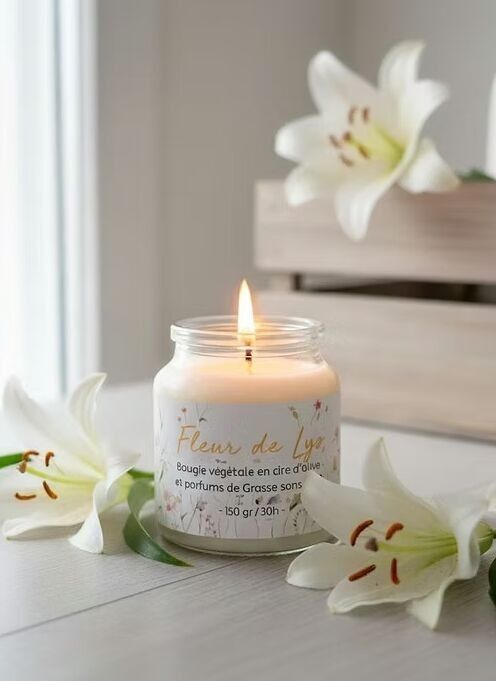 Handmade Floral Candle in Olive Wax (CMR-free) - Lily Flower Scent - 30 hours
