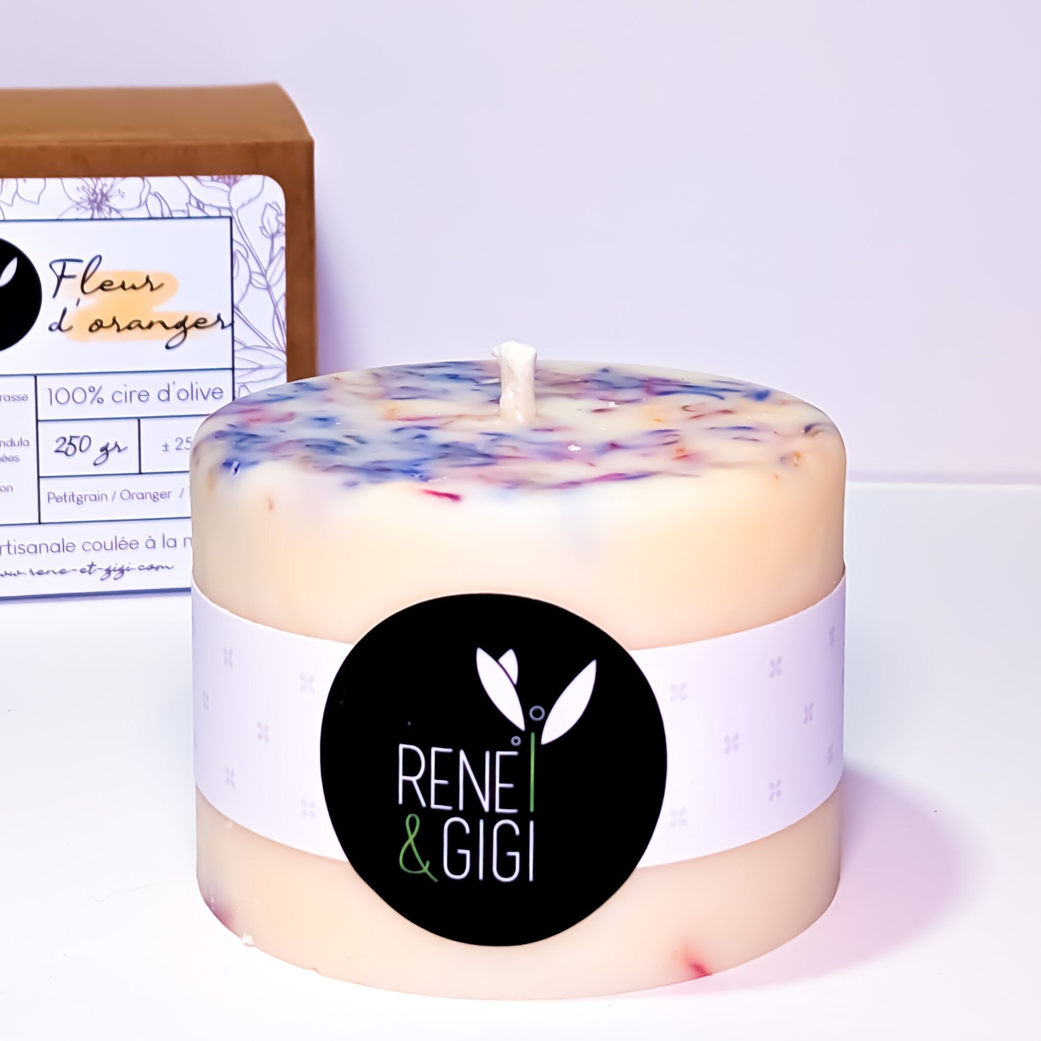 Handmade Olive Wax Pillar Flower Candle (CMR-free) - Orange Blossom Scent - 250g