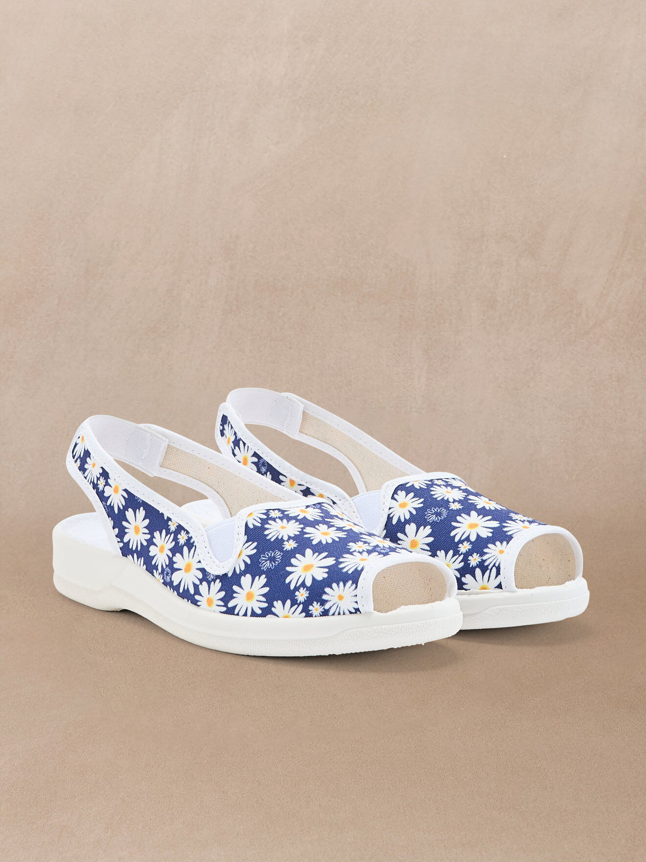 Women's sandals and shoes with elasticated terry cloth lining (2013318_0001)