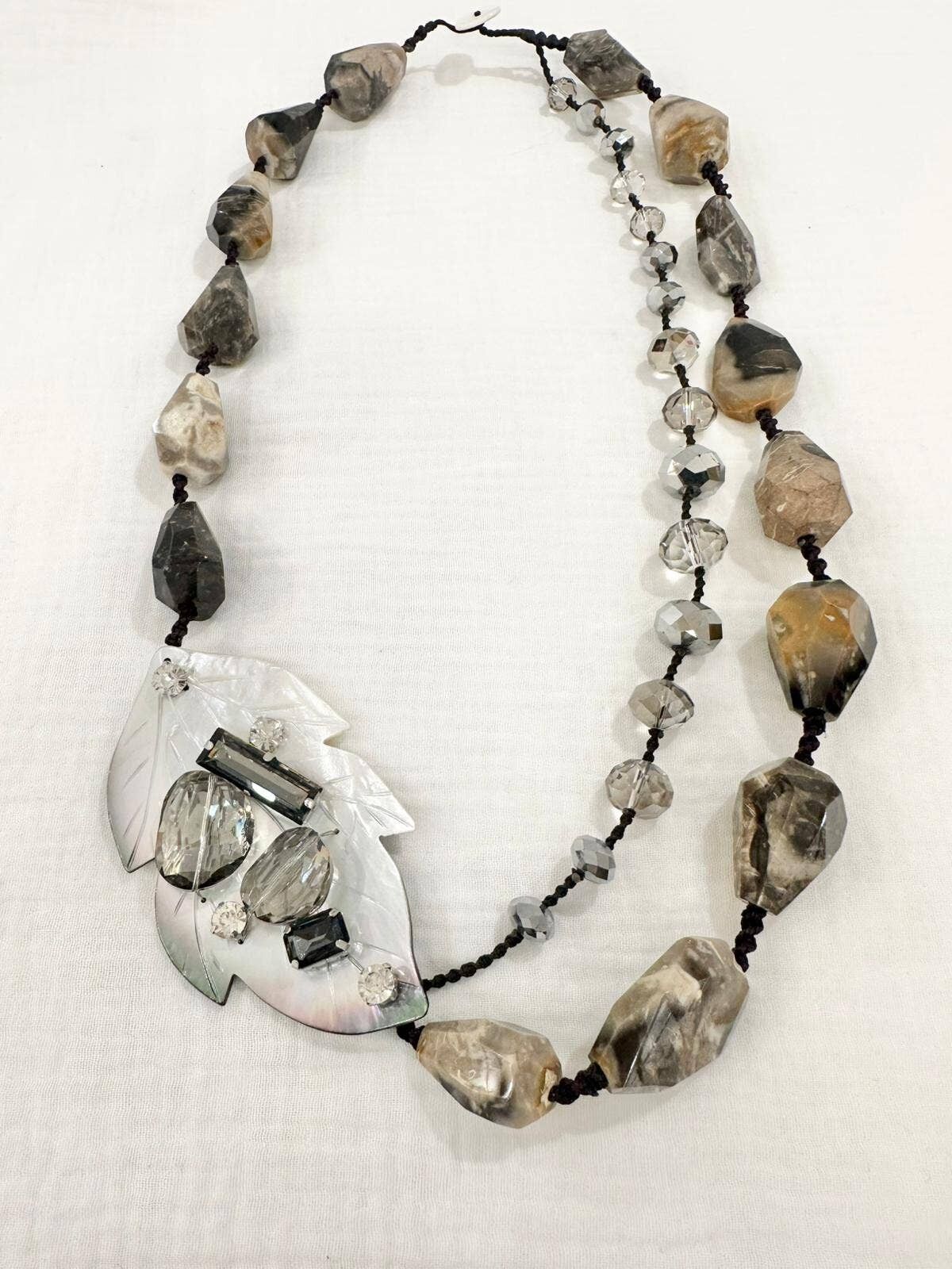 AVA necklace
