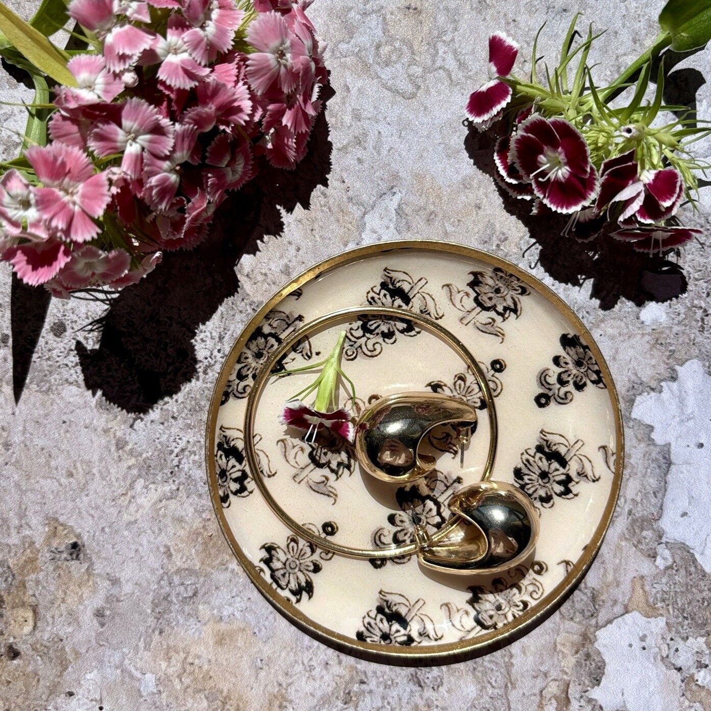 Hoya enameled metal saucer tray with gold rim