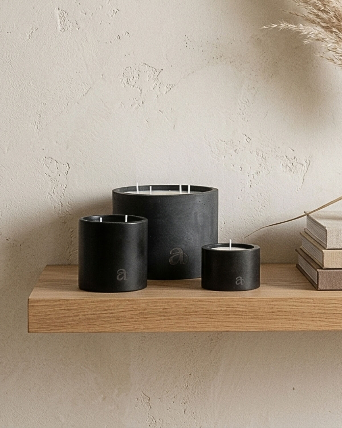 Oud Wood Scented Candle (280g) - Gift - Summer