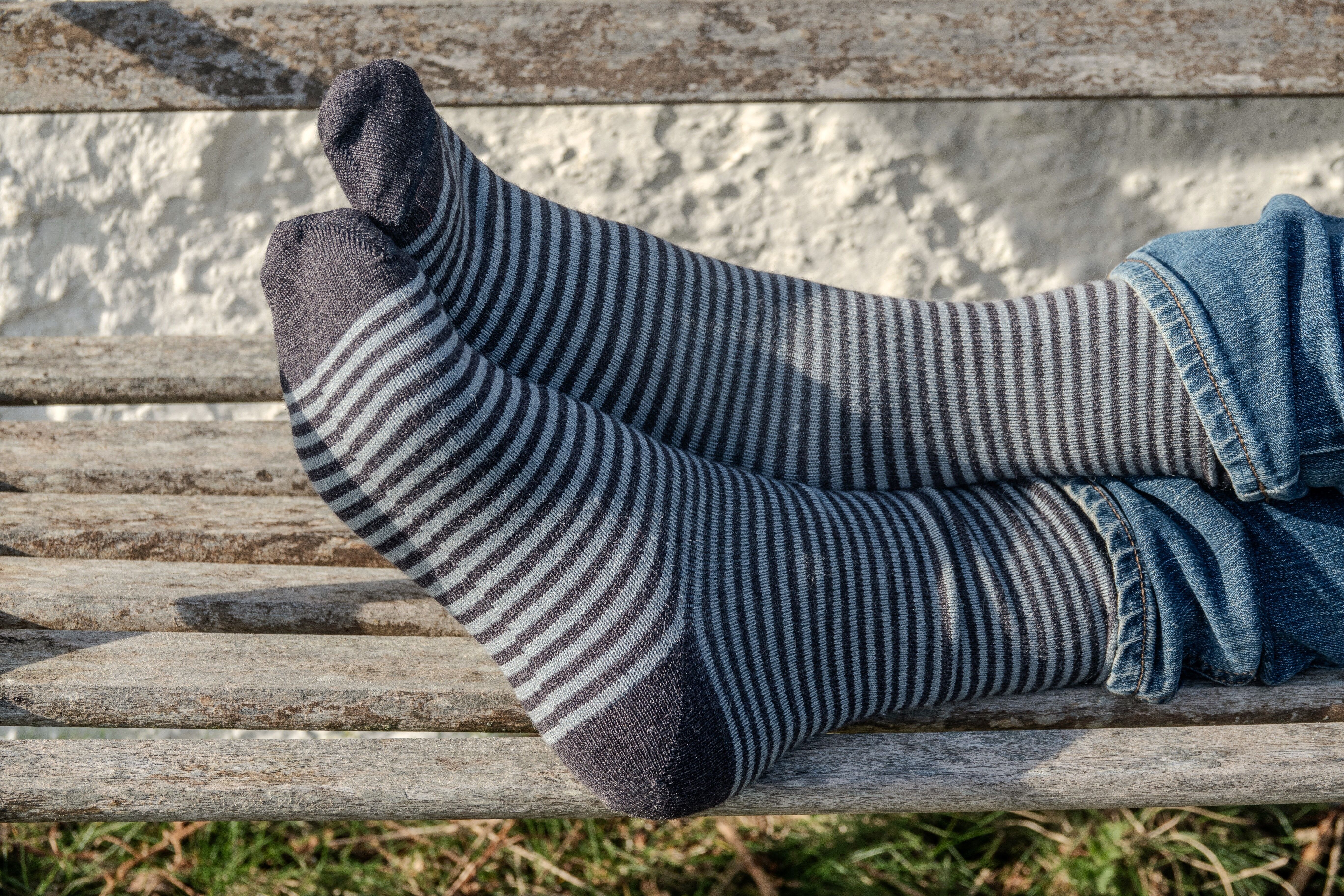 Chaussettes rayées en alpaga pour homme - Pointures 45 à 48 - Disponibles à partir du 1er mai 2026